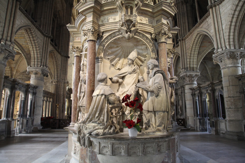 in the Eucharist symphonia of Church and State here in the Basilica of Saint Remi in Reims