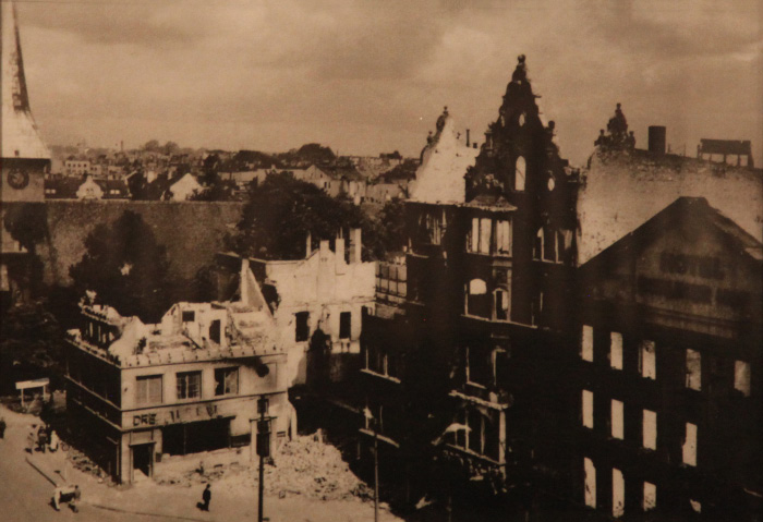 Königsberg in fratricidal ruins, with the tower of the Königsberger Dom – Königsberg Cathedral – Кафедральный собор Кёнигсберга visible to the left